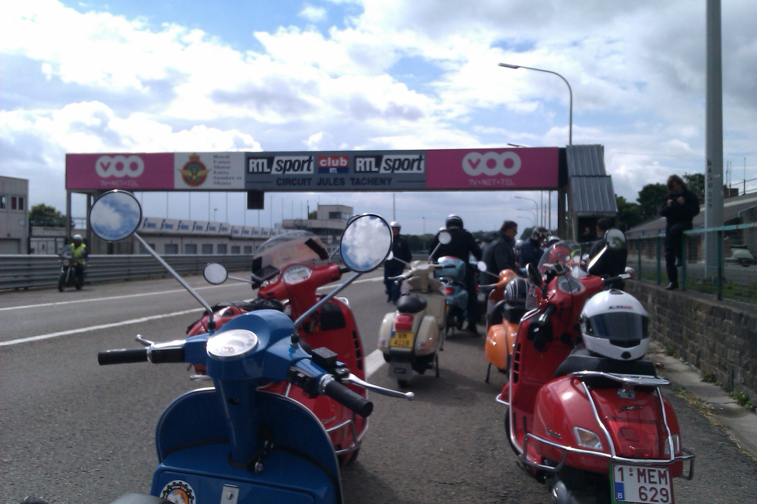 Klaar voor de start op het Jules Tacheny Circuit